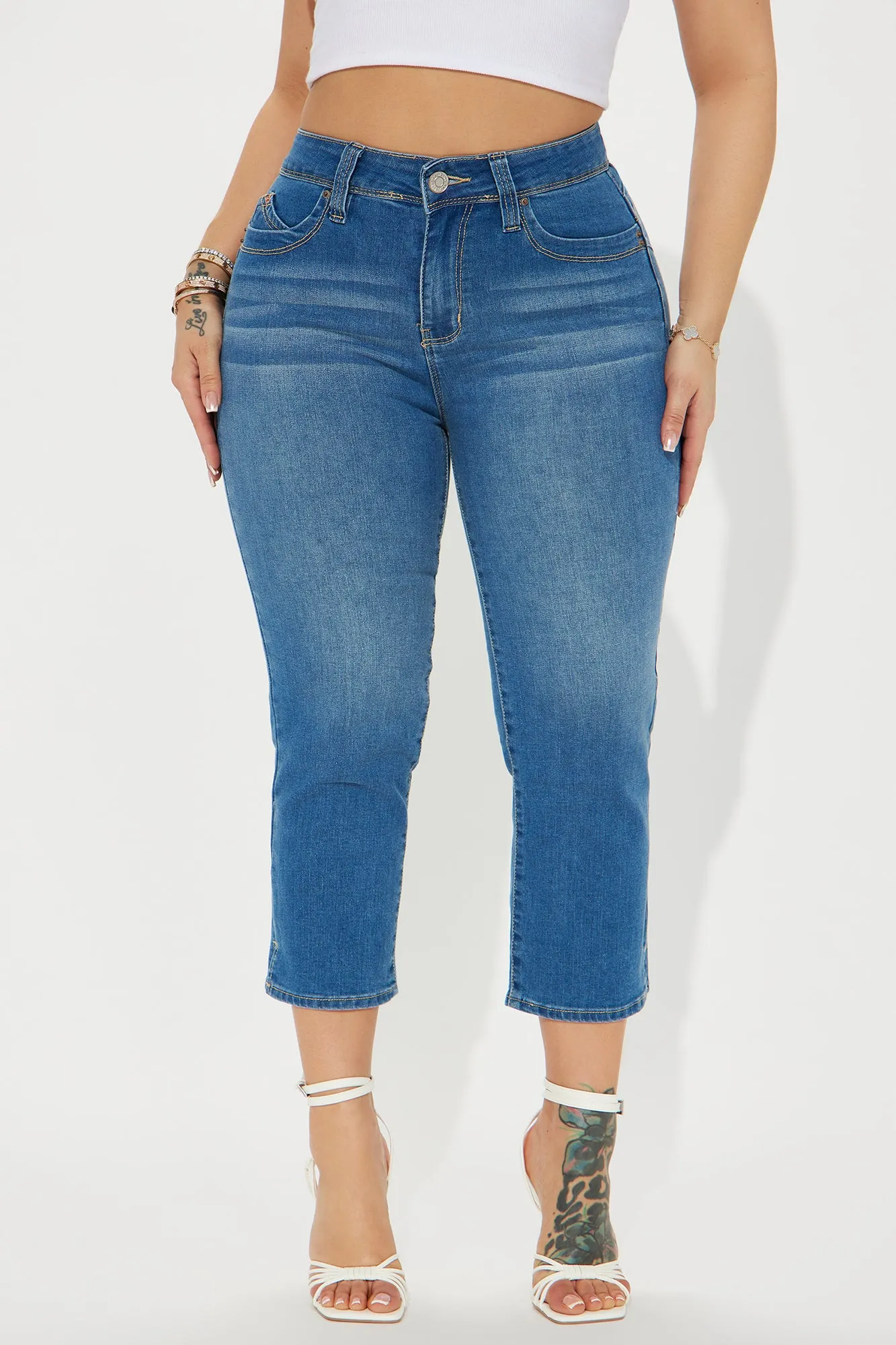 All That Booty Lifting Crop Jean - Medium Wash