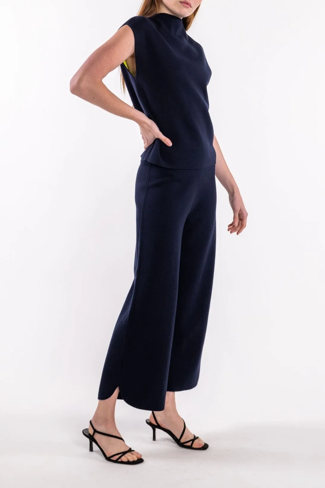 CURVED HEM PANTS