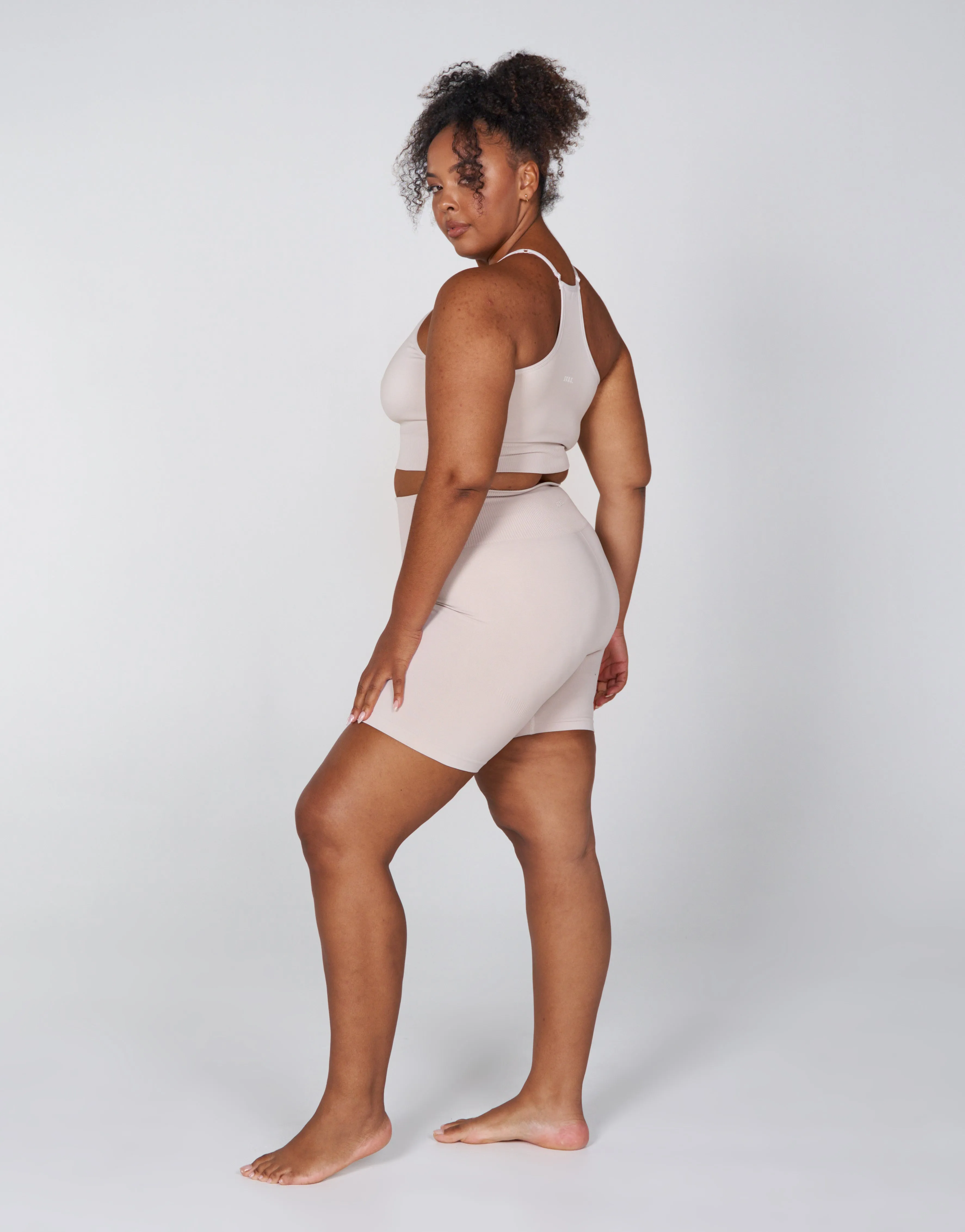 Premium Seamless Favourites Midi Bike Shorts - Bone