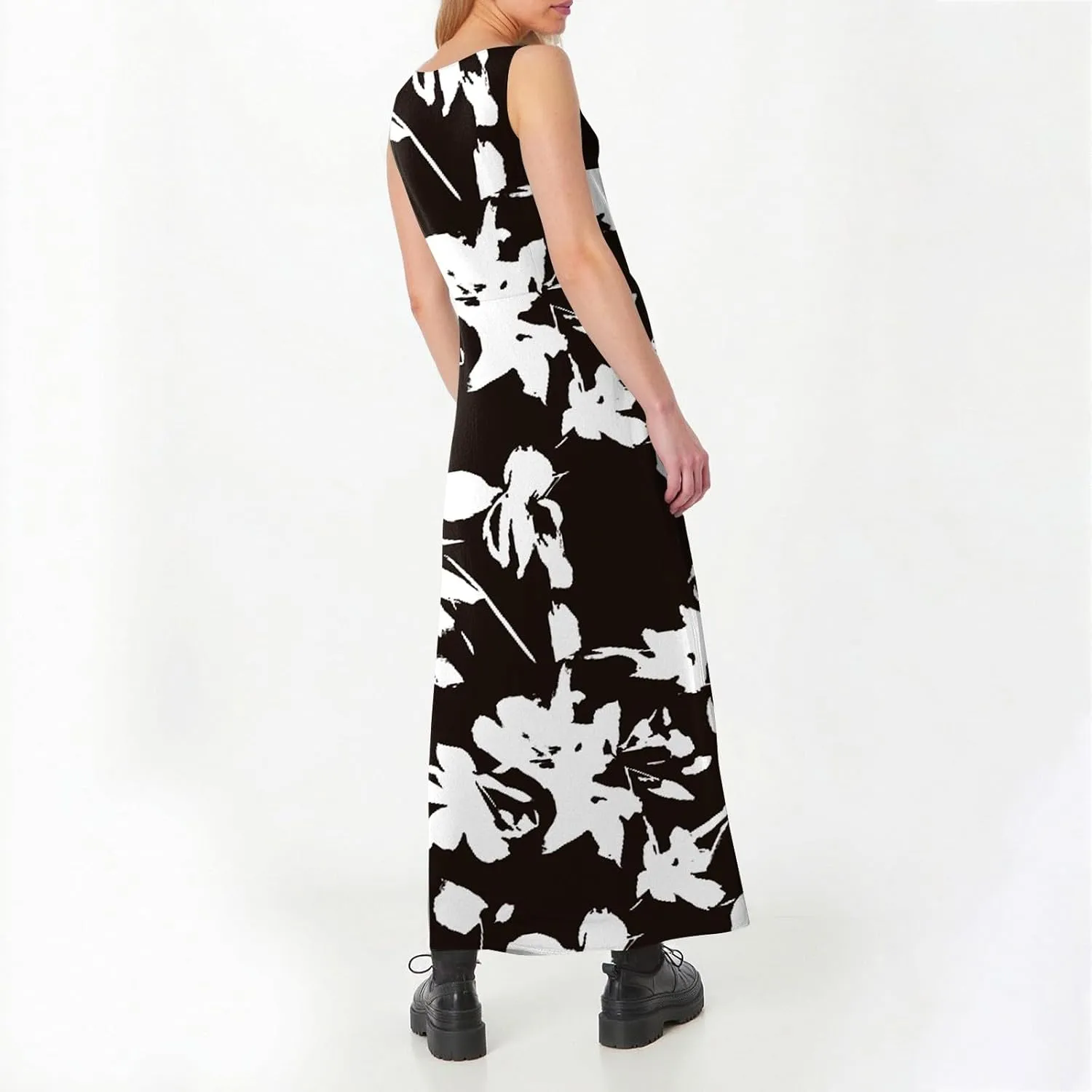 Summer Dresses for Women 2025 Casual Crew Neck Sleeveless Maxi Dress Loose Flowy Floral Beach Sundress with Pockets