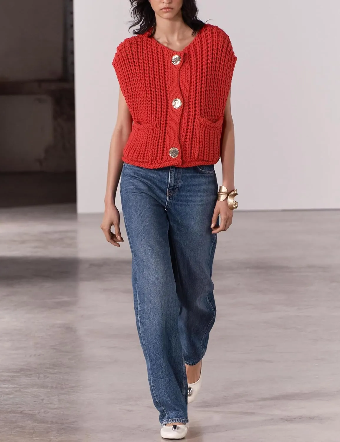 Women's Sleeveless Knit Cardigan Casual Button Down Cropped Knitted Sweater Vest with Pockets